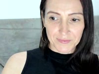 Hi I am a single mom looking for some fun. What about you?