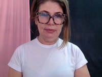 I am a mature woman who loves to be naughty. Do you wanna get naughty together?