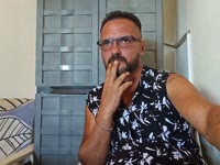 Sunt bisexuali și sunt atras de ambele sexe Îmi place să respect Fac orice mi se cere, dar și ceea ce este provocator Nu te opri din a mă căuta Respect