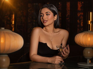 topless girl GenesisGarcia