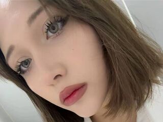 naked camgirl fingering pussy VanBobic