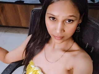 nude webcamgirl AmairaSingh