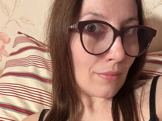 nude camgirl pic AlanyssLyon