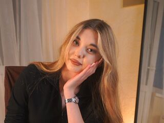 teaser cam AlonaYouell