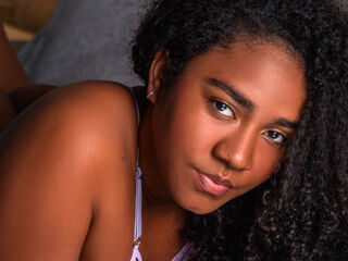 free nude cam AmaraRuiiz