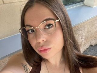flirt chat room AmeliaLung