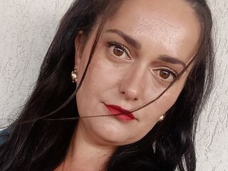 camgirl chat room AmiraCeleste