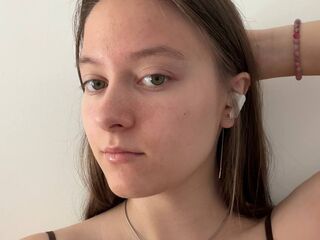 live webcam performer BerthaPinkos