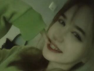 cam girl masturbating with dildo CamelliaVega