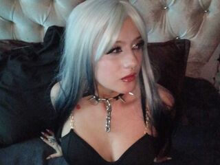 live webcam performer CamiilaSeven