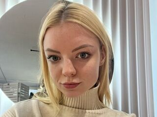 girl nude CarlenePattie