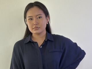 cam girl showing tits CarolannOrmisto