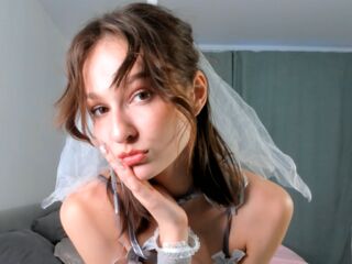 camgirl playing with sex toy ClementinaDrouin
