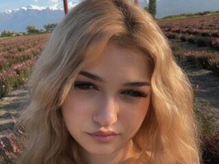free adultcam CloudyFox