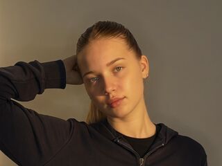 dity cam show CristalCinnamond