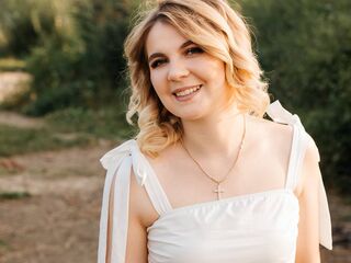 babe cam DemetriceAkpan