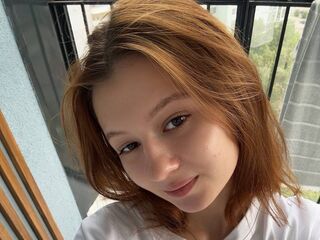 camgirl playing with sextoy DominoFrost