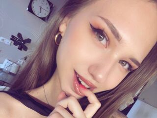 topless webcamgirl EarthaMaruyama