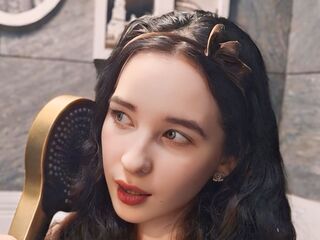 girl topless EliseGianola