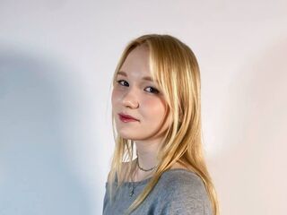 hot naked cam girl ElmaKinnunen