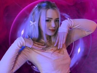 cam girl playing with vibrator EmilyVeski