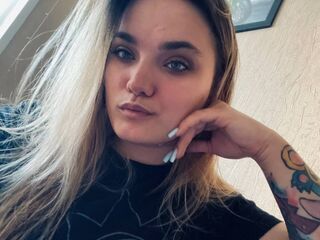 topless cam girl EmmaReedd