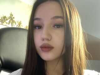 cam girl masturbating with vibrator KatieYammy