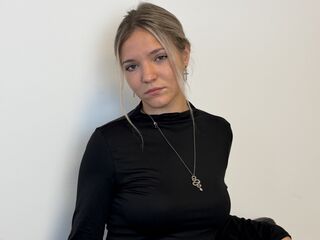chatroom cam KeiraTullier