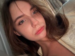 nude webcamgirl pic KyungInguardsen