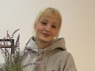 camwhore spreading pussy KyungMikes