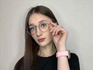nude gamgirl LatriciaSuet