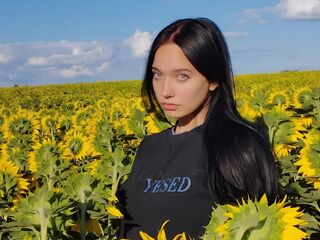 naughty camgirl fingering shaved pussy LavonAnsara