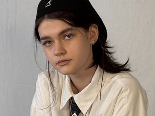 bedroom livecam LeannMolineaux