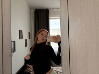 naked girl with webcam LennieLukasik