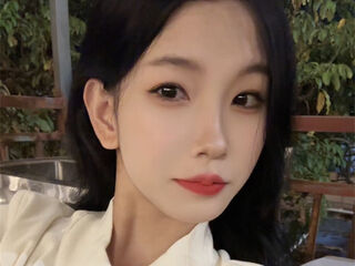 cam whore LianaWuy