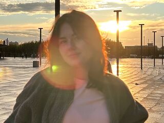 topless cam girl LisbethSzoc