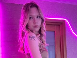 masturbating cam girl LissaAssil