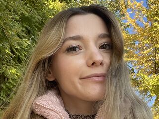 hot cam girl fingering LunariaVelvet