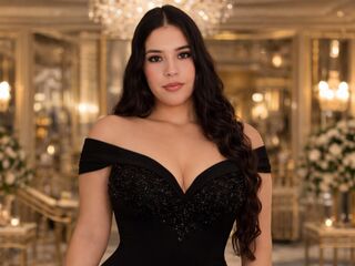 naked camgirl fingering pussy MadieWatson