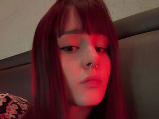 cam girl fingering pussy MaeveLith