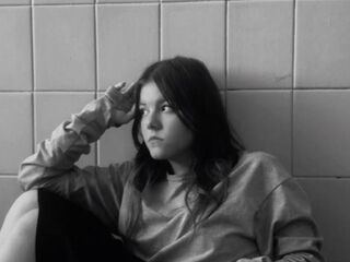 camgirl fingering shaved pussy MarcyHawes