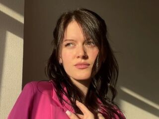 fingering camgirl MaudGuerrido