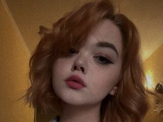 live webcam performer MelanyBandulin