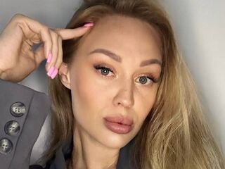camgirl playing with vibrator MiaGracey