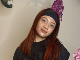 camslut naked MonaDobin