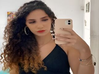 fingering camwhore PattieWilson