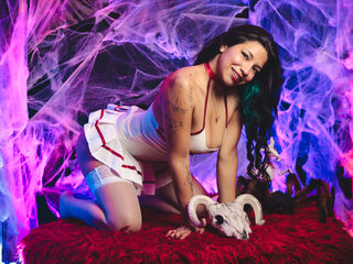 naked camgirl fingering pussy PaulinaClerty