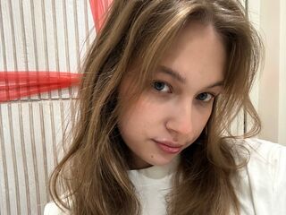 naked girl with webcam masturbating with vibrator SimoneBotellio