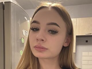 camwhore masturbating with vibrator SofiaKolen