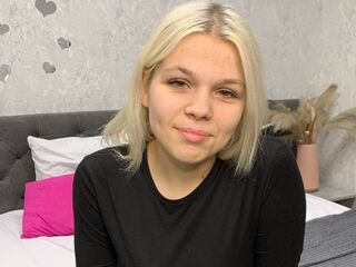 hot cam girl masturbating with vibrator SweetLilly